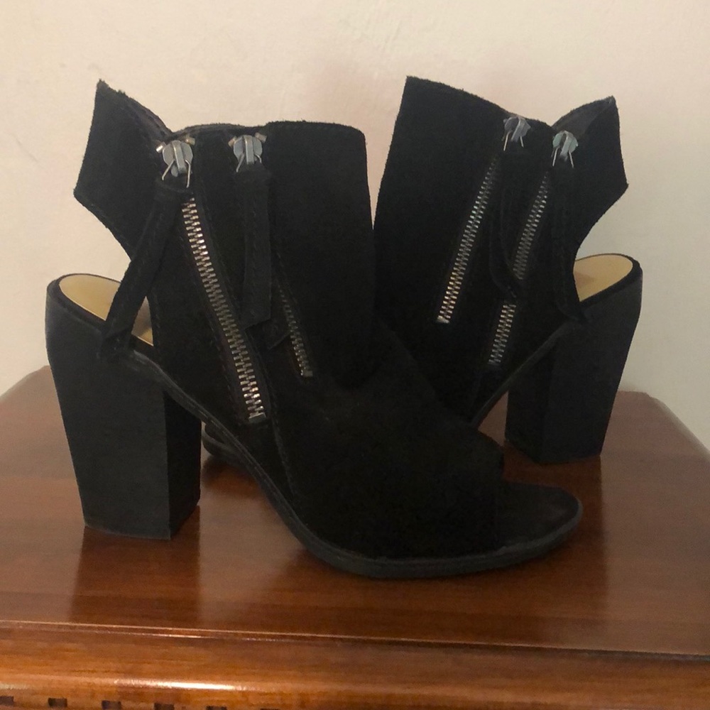 Dolce Vita size 10 suede peep toe heel